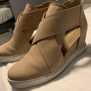 Open side wedge sneaker